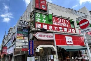 跟队记者：佩雷茨右膝内侧韧带撕裂，拜仁预计他将缺阵6周